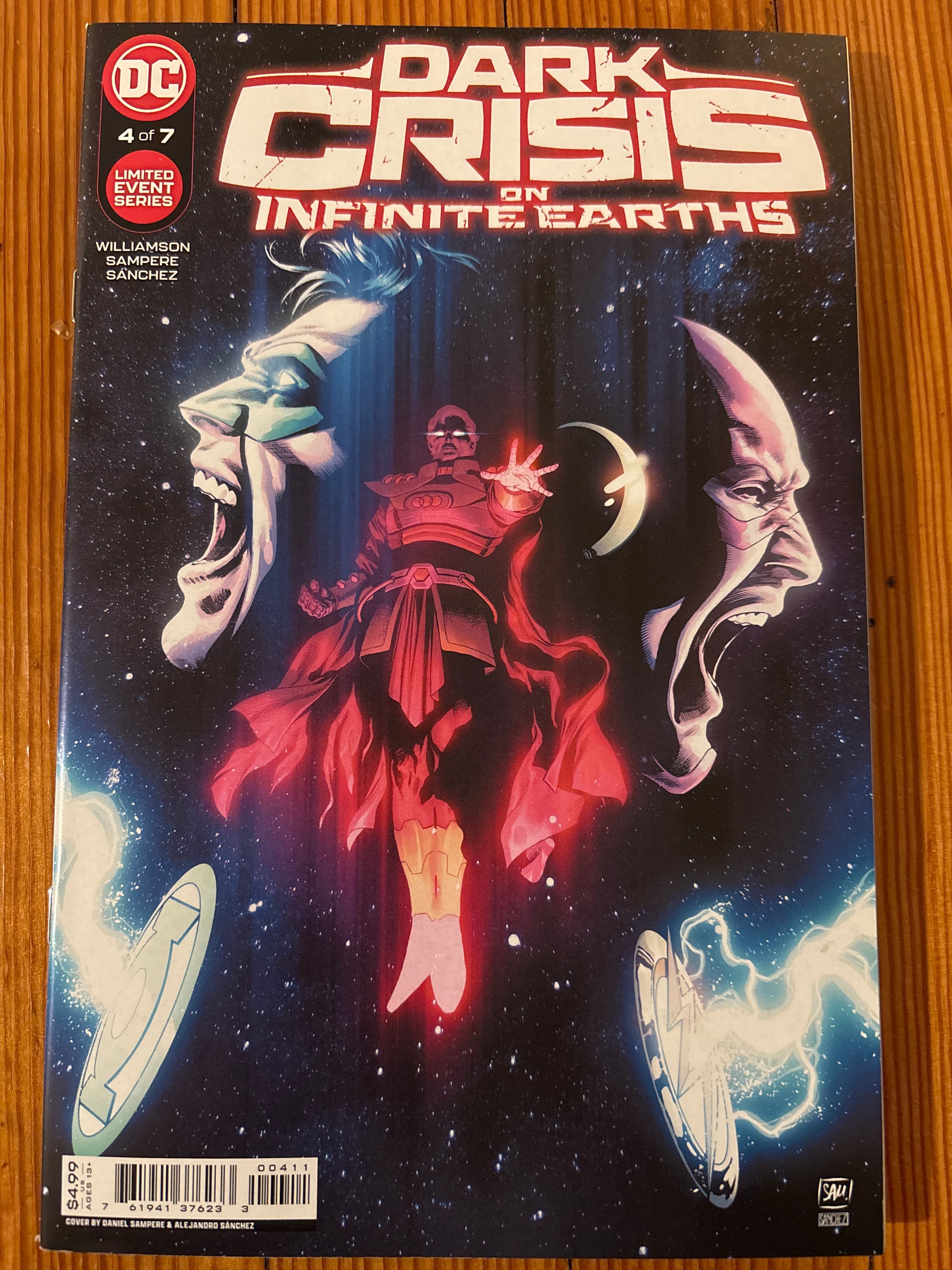 Cover of Dark Crisis on Infinite Earths (Dark Crisis) (2022) #4 — Daniel Sampere Cover