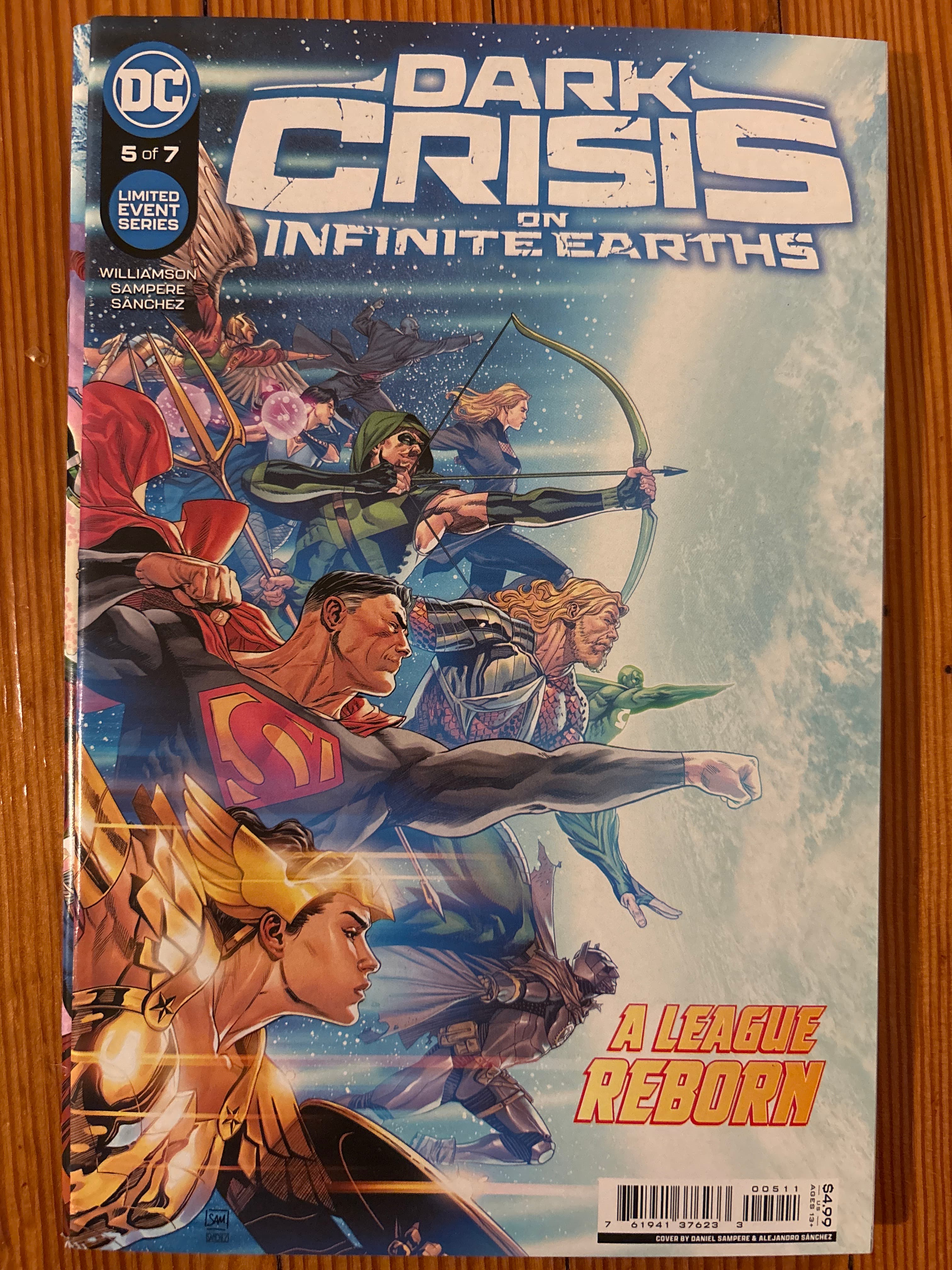 Cover of Dark Crisis on Infinite Earths (Dark Crisis) (2022) #5 — Cover A